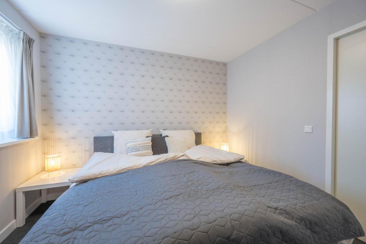 Meerzicht 24 - Luxury Family Accommodation With Beautiful Lake Side View Uitgeest Esterno foto